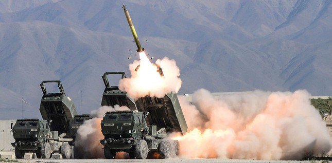 Ba nước Baltic đưa hệ thống tên lửa HIMARS vào tuyến phòng thủ biên giới - 1