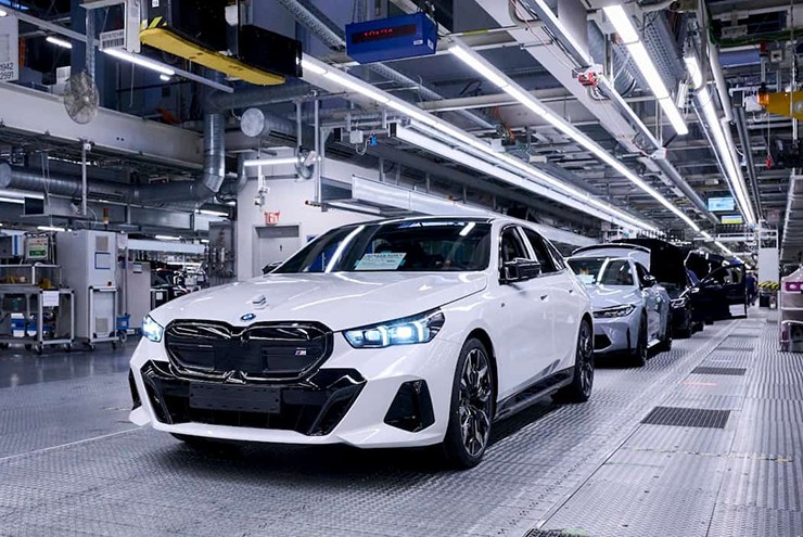 BMW có doanh số ra sao trong năm 2023 trên toàn cầu - 1