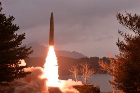 Hàn Quốc: Triều Tiên bắn loạt tên lửa hành trình ra Hoàng Hải