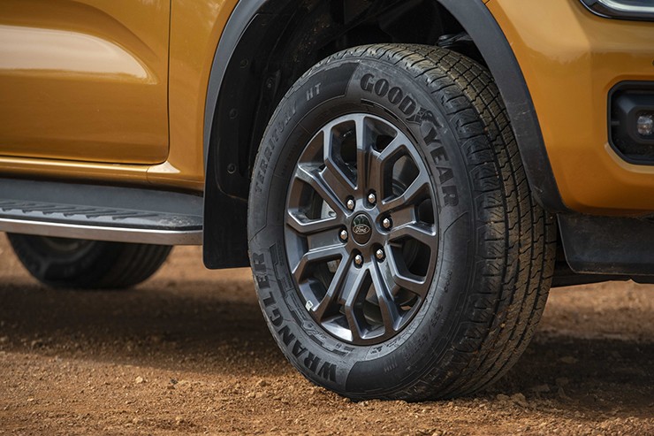 Giá xe Ford Ranger niêm yết và lăn bánh tháng 1/2024 - 8