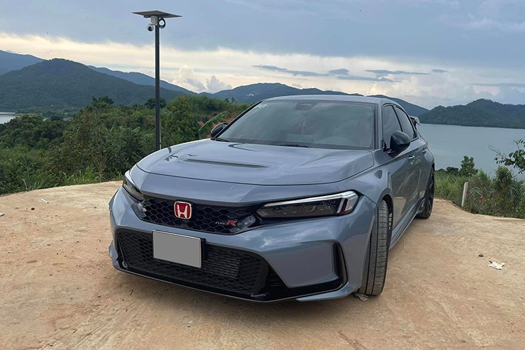 Honda Civic Type R đi 5.000km rao bán lại đắt hơn xe mới - 1