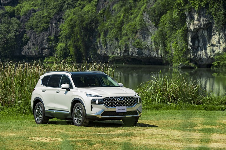 Giá xe Hyundai Santa Fe niêm yết và lăn bánh tháng 1/2024 - 2