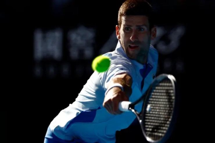 Djokovic gặp vất vả trước đối thủ trẻ trung Sinner