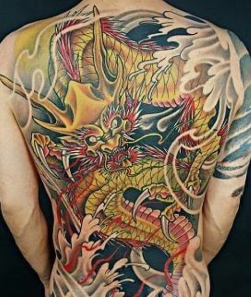 Hình xăm rồng kín lưng. Ảnh: Tattoo Adore