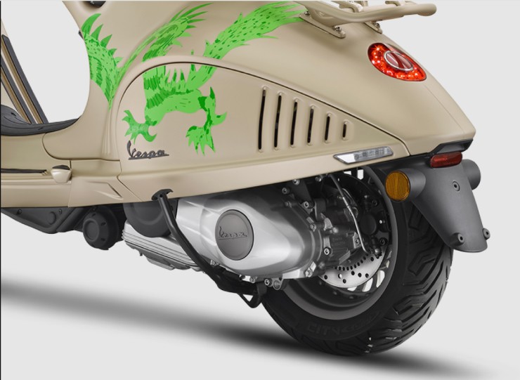 Ngắm Vespa 946 Dragon bản rồng xanh ngọc, giá hơn nửa tỷ đồng - 9