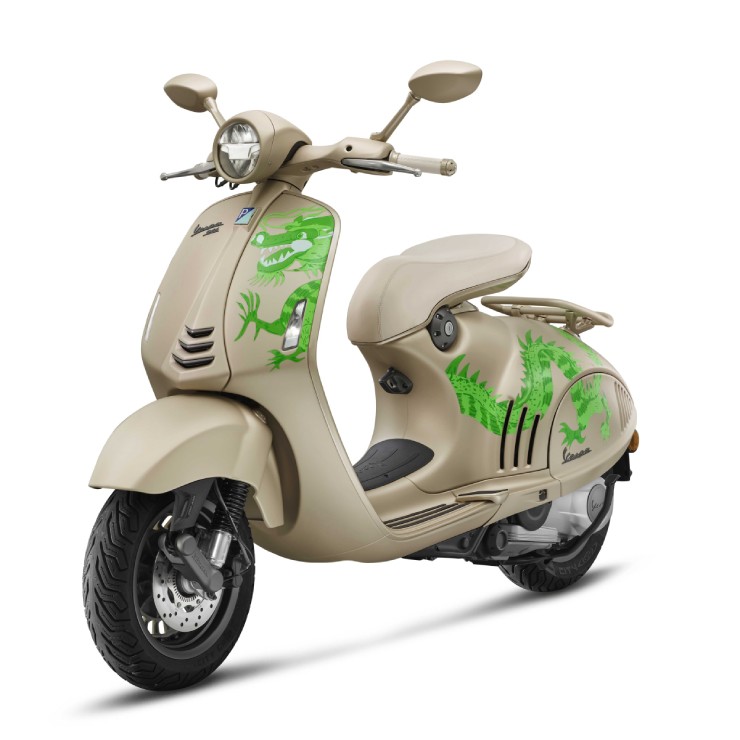 Ngắm Vespa 946 Dragon bản rồng xanh ngọc, giá hơn nửa tỷ đồng - 3