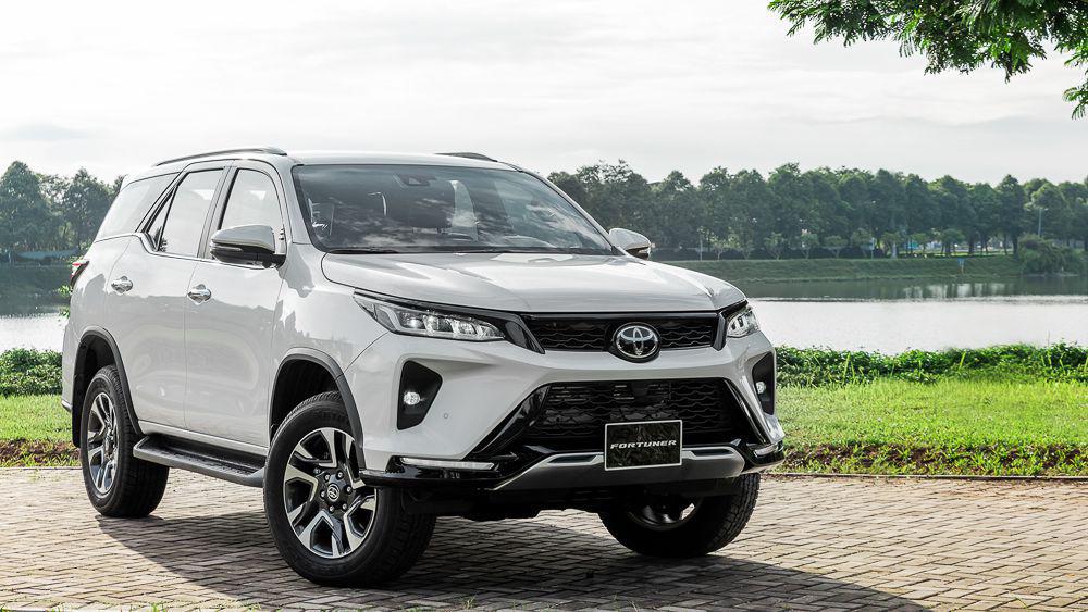 5 mẫu SUV tiền tỷ đáng chú ý tại Việt Nam - 1