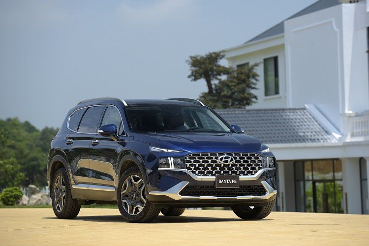 5 mẫu SUV tiền tỷ đáng chú ý tại Việt Nam - 2