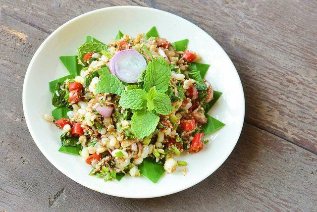 Salad trứng kiến đỏ - Ảnh: iStock