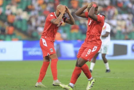 Video bóng đá Guinea Xích Đạo - Guinea: Bước ngoặt thẻ đỏ, vỡ òa phút 90+8 (CAN Cup)