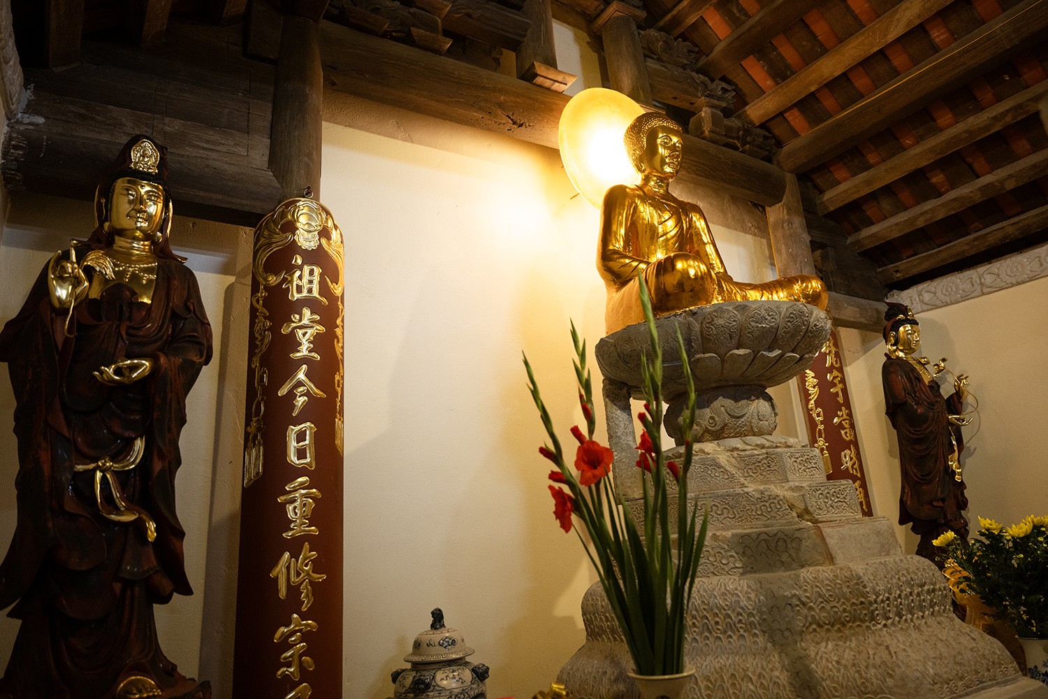 Ngày 30/12/2013, Thủ tướng Chính phủ đã ban hành Quyết định số 2599 công nhận Bảo vật Quốc gia cho tượng Phật A Di Đà chùa Ngô Xá.