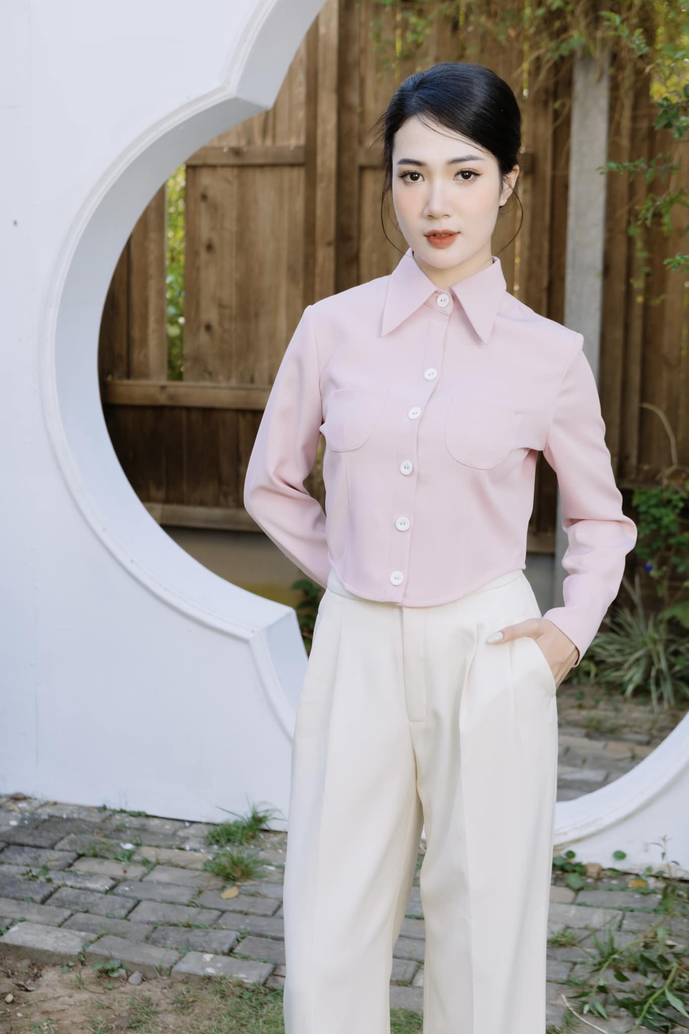 "Con gái đại gia nghìn tỷ phim Việt" dáng đẹp như người mẫu, chuộng mặc tôn hình thể - 7