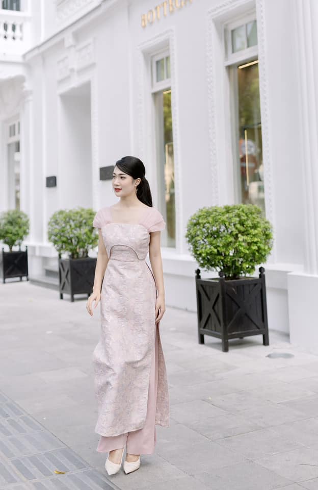 "Con gái đại gia nghìn tỷ phim Việt" dáng đẹp như người mẫu, chuộng mặc tôn hình thể - 3