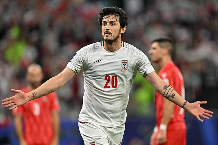 Sardar Azmoun hiện nắm trọng trách ghi bàn cho Iran.