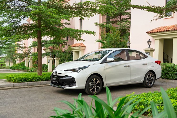 Giá xe Toyota Vios niêm yết và lăn bánh tháng 2/2024 - 1