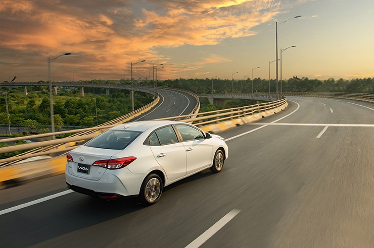 Giá xe Toyota Vios niêm yết và lăn bánh tháng 2/2024 - 14