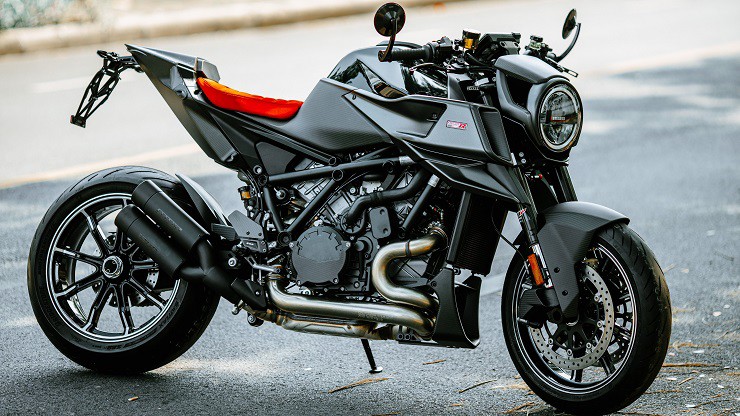 Chiếc mô tô KTM Brabus 1300R màu đen Signature Black&nbsp;là chiếc duy nhất ở Việt Nam