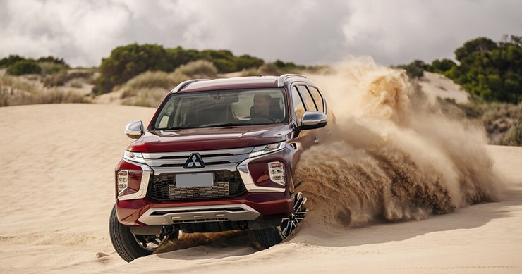 Giá xe Mitsubishi Pajero Sport tháng 2/2024, hỗ trợ 50% LPTB và 1 năm BHVC - 2