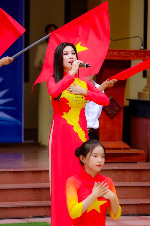 Kavie Trần về Việt Nam biểu diễn, tham gia nhiều hoạt động thiện nguyện hồi cuối năm 2023.