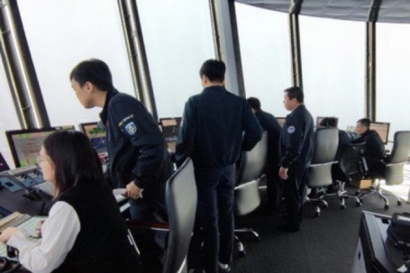 Sương mù dày đặc tại sân bay Nội Bài, ngành hàng không họp khẩn