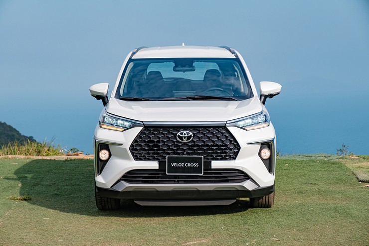 Giá xe Toyota Veloz Cross niêm yết và lăn bánh tháng 2/2024 - 3