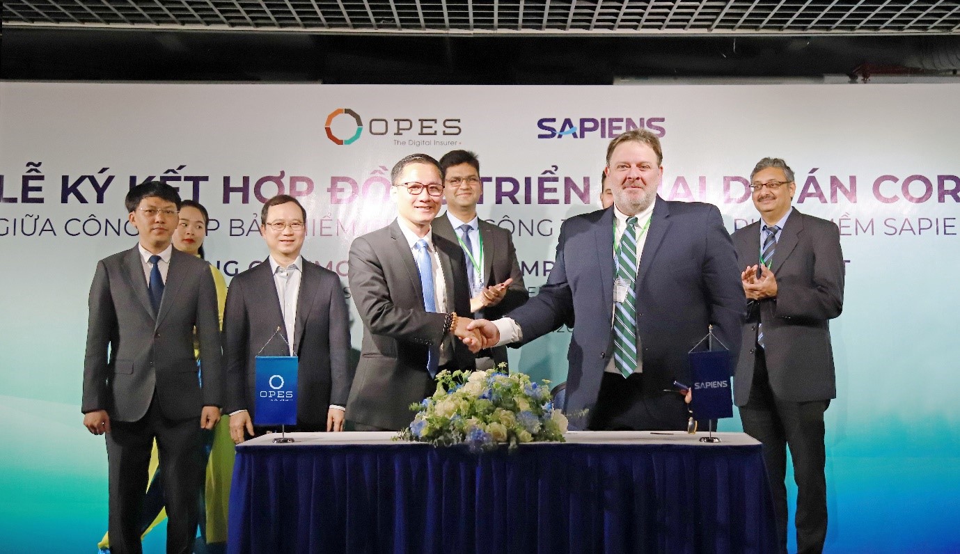 Lễ ký kết hợp đồng triển khai dự án giữa Công ty bảo hiểm OPES và Công ty Giải pháp Phần mềm Sapiens