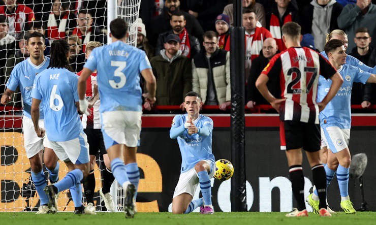 Foden tỏa sáng với cú hat-trick