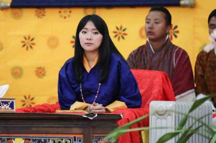 Công chúa Bhutan sống kín tiếng, xinh đẹp gây bão mạng - 2