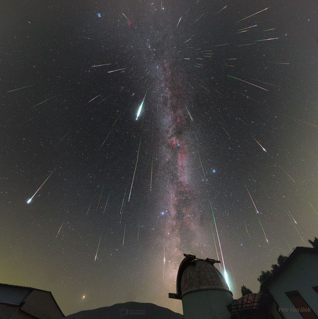 Mưa sao băng Perseids - Ảnh: VIỆN VẬT LÝ OPAVA