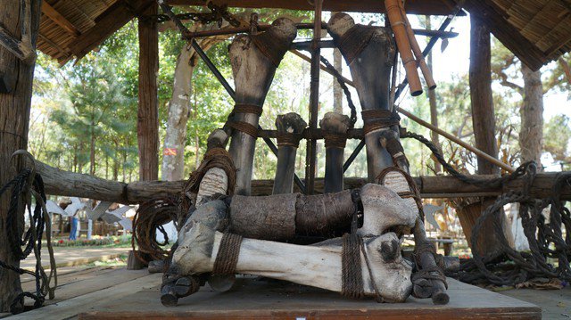 Ghế của "vua săn voi "độc nhất vô nhị" tại Việt Nam