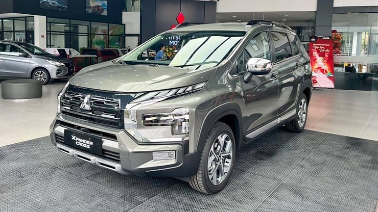 Giá xe Mitsubishi Xpander Cross tháng 2/2024, hỗ trợ 50% LPTB - 1