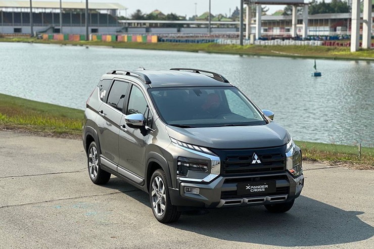 Giá xe Mitsubishi Xpander Cross tháng 2/2024, hỗ trợ 50% LPTB - 11