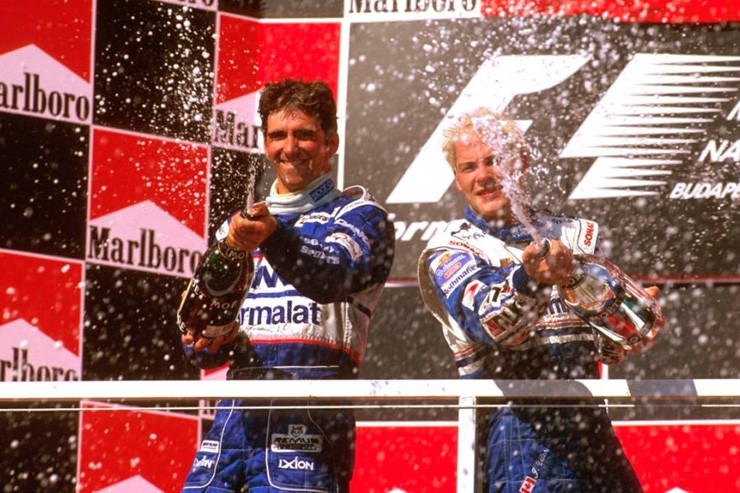 Damon Hill (trái) tại Hungary 1997