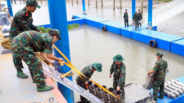 Ngay từ khi có kế hoạch cho trận địa pháo hoa tầm cao này, để đảm bảo phục vụ tốt nhất cho màn trình diễn vào đêm Giao thừa, Bộ Chỉ huy Quân sự TP Cần Thơ đã chỉ đạo cơ quan chuyên môn làm tốt công tác chuẩn bị từ khâu xây dựng trận địa đến công tác đảm bảo an toàn bắn.