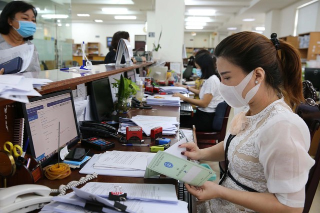 Thủ tướng yêu cầu Bộ Nội vụ bảo đảm tiến độ thực hiện cải cách tiền lương - 1