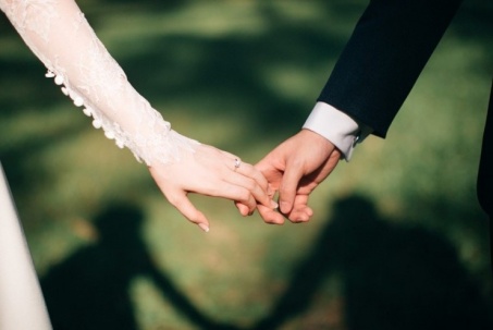 Màn cầu hôn thực tế và ít tốn kém khiến dân mạng "sốc ngang"