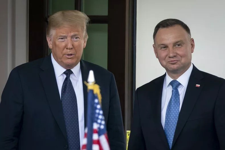 Ông Trump (trái) và ông Duda trong một sự kiện ở Nhà Trắng hồi tháng 6/2020. Ảnh: Getty Images