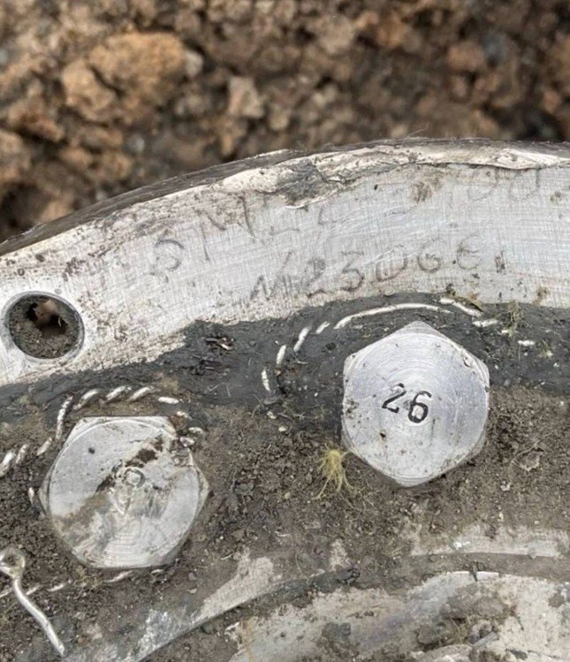 Một mảnh vỡ có kí hiệu "3M22" được tìm thấy ở Ukraine.