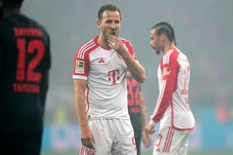 Bayern thua đậm: Harry Kane bị chê "thảm họa", tương lai Tuchel ra sao?