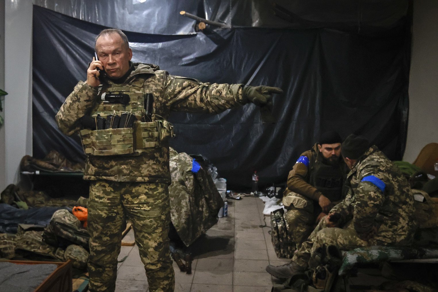Tướng Oleksandr Syrsky được cho là người “nghiêm khắc” trên chiến trường (ảnh: Politico)