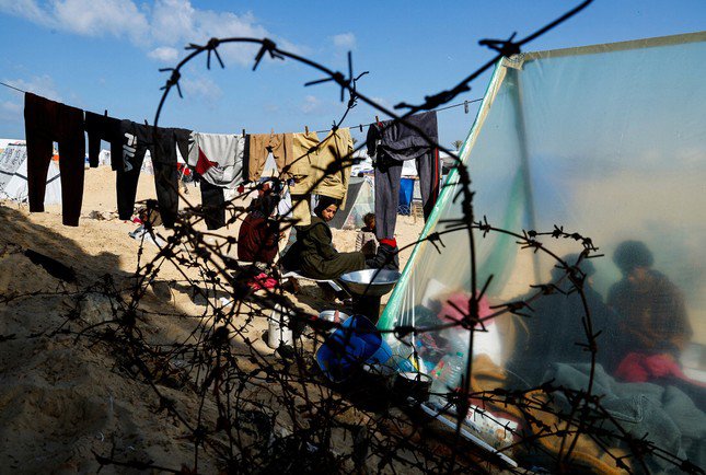 Nơi trú ẩn của người Palestine di tản ở Rafah, Gaza ngày 10/2/2024. Ảnh Mohammed Salem.