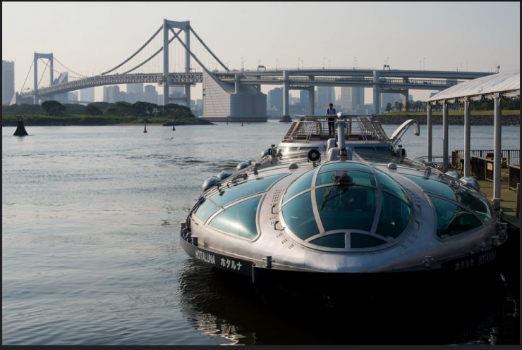Một
chiếc thuyền trông như đến từ tương lai nhưng thật ra lại là phương
tiện đi lại giữa khu phố cổ Asakursa và đảo nhân tạo Odaiba ở
Tokyo. Ảnh: Flick/Igor Voller