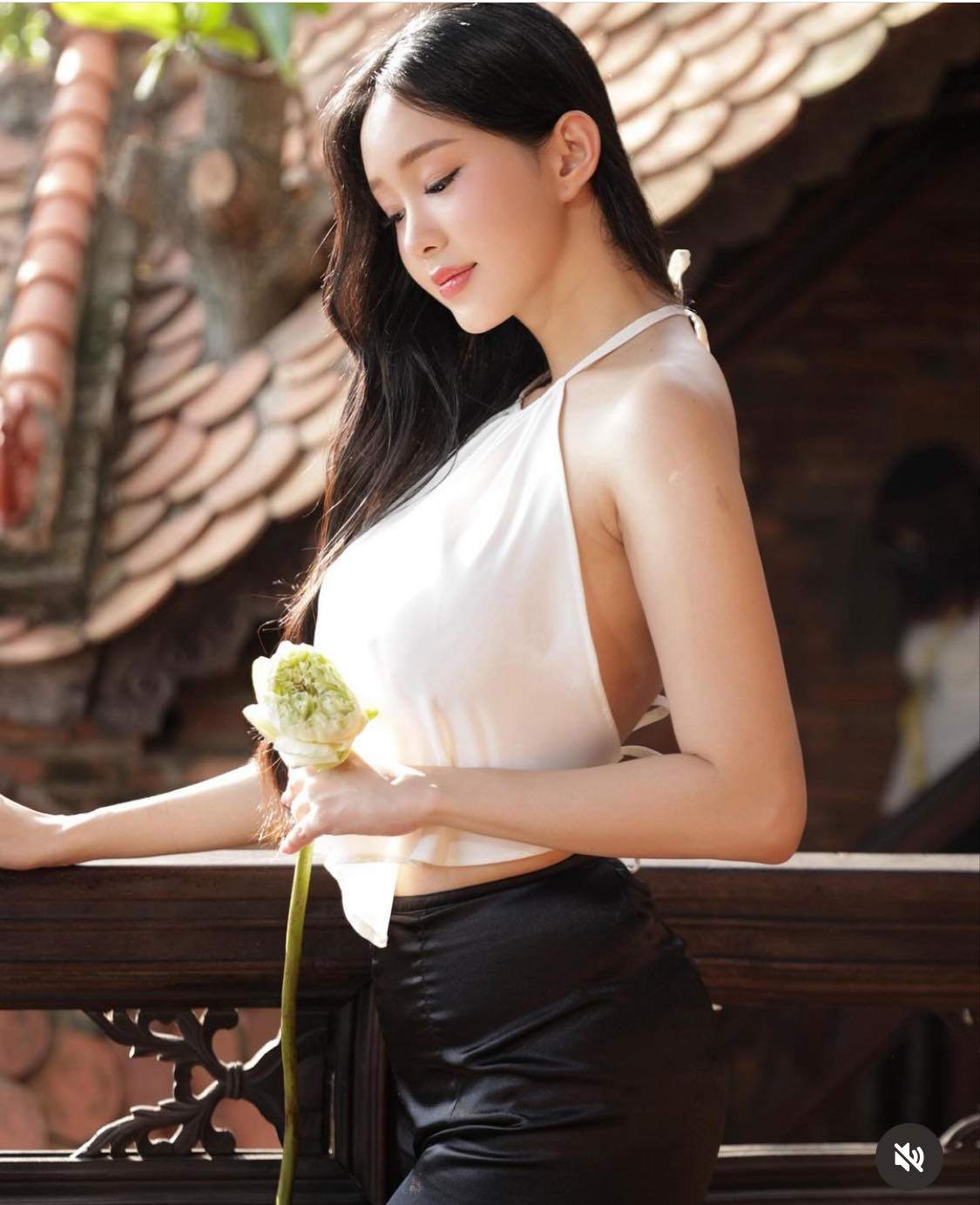 Thần tiên tỷ tỷ bản Việt khoe thềm lưng ong nõn nà, mặc áo yếm quyến rũ đầu xuân - 3