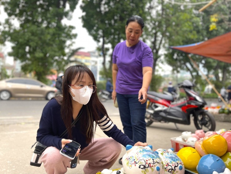 Việc mua heo đất trong năm mới rất quan trọng nên một số khách hàng nhờ tư vấn chọn heo đất theo phong thủy.