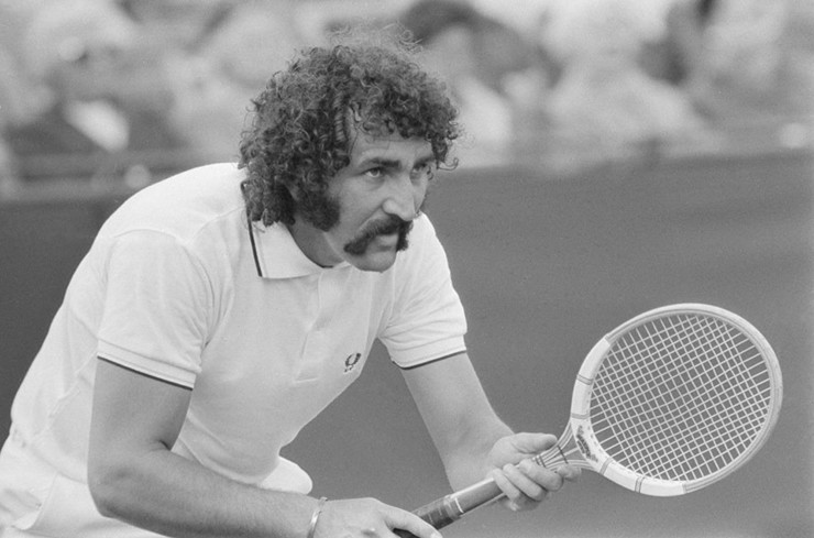 Ion Tiriac&nbsp;bắt đầu sự nghiệp quần vợt đơn từ những năm 1960 cho đến khi chuyển sang đánh đôi nam. Đáng chú ý, ông từng là một trong 10 tay vợt đơn hàng đầu trong ATP Tour, giành được danh hiệu Giải quần vợt Pháp Mở rộng năm 1970 ở nội dung đôi nam.
