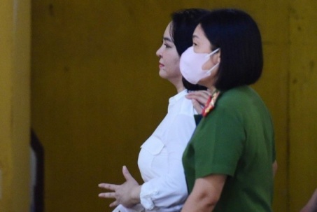 Vợ chồng bà Nguyễn Phương Hằng được triệu tập đến phiên xử nhà báo Hàn Ni