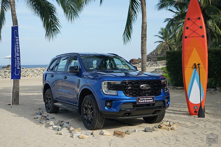 Giá xe Ford Everest niêm yết và lăn bánh tháng 2/2024 - 8