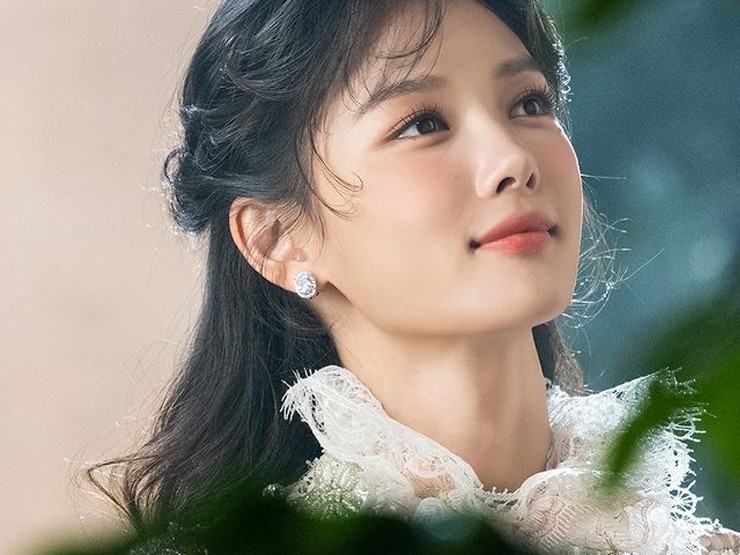 Kim Yoo Jung đứng ở vị trí đầu tiên&nbsp;trong bảng xếp hạng.&nbsp;
