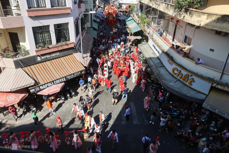 Lễ vía Quan Công mang tên Nguyên Tiêu nghinh Ông Quan Thánh Đế Quân tuần du đi quanh khu vực Chợ Lớn, sáng 22/2.