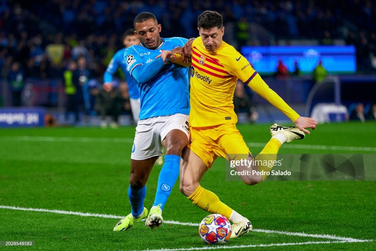 Lewandowski ghi bàn nhưng Barca không thể ra về với chiến thắng